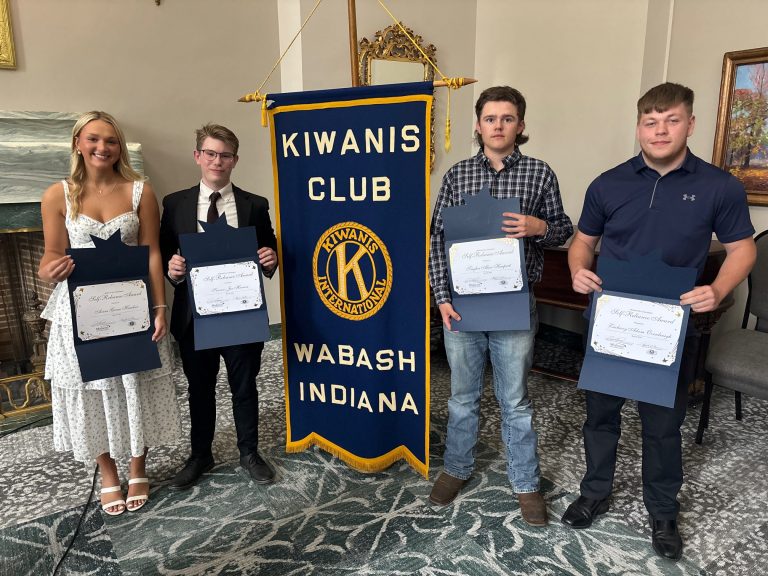 Wabash Kiwanis Club announce awards to local high school seniors